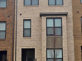 42385 Nelsonville Ter, Ashburn, VA 20148