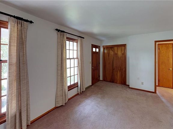 2nd image of 1859 Lancaster Dr