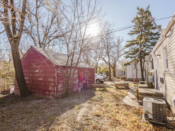 wichita-kansas-443189174 picture