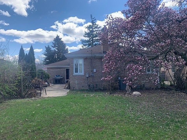 2nd image of 8054 W Prospect Ct