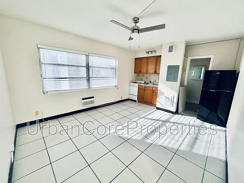 Studio, 1.0 bath, 260 sqft, $1,050 — Photo 2