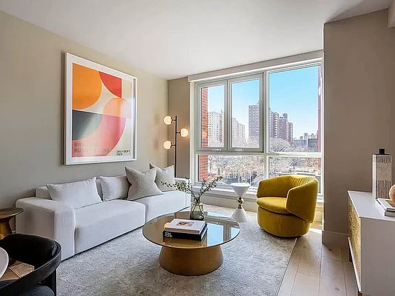 4th image of 251 E 2nd St #3C