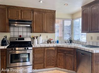 1822 Parkwood Dr, San Mateo, CA 94403