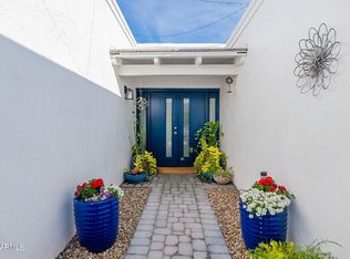 102 E Calavar Rd, Phoenix, AZ 85022