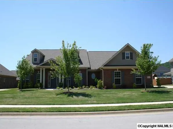 3110 Sandstone St SE, Owens Cross Roads, AL 35763