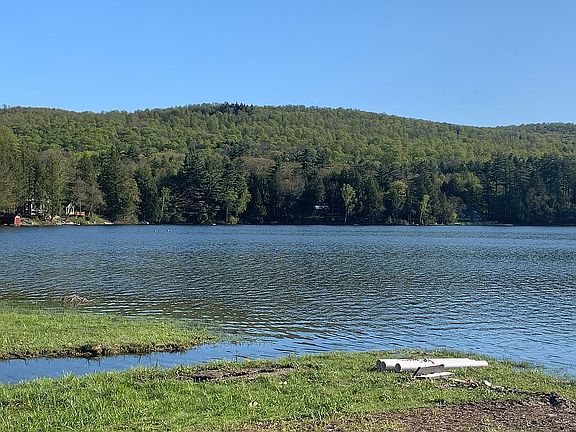 5th image of 85 Hunt Lake Rd