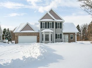 30 Peaceful Harbor Ln, Webster, NY 14580