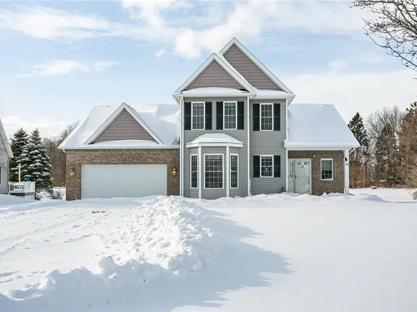 30 Peaceful Harbor Ln, Webster, NY 14580