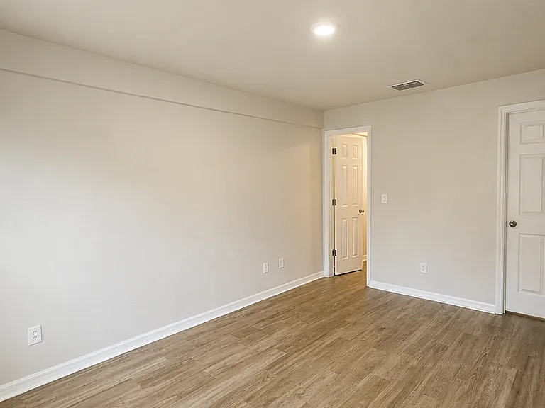 363 Greenbriar Blvd — Photo 17