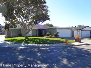9432 Westcliff Dr, Huntington Beach, CA 92646
