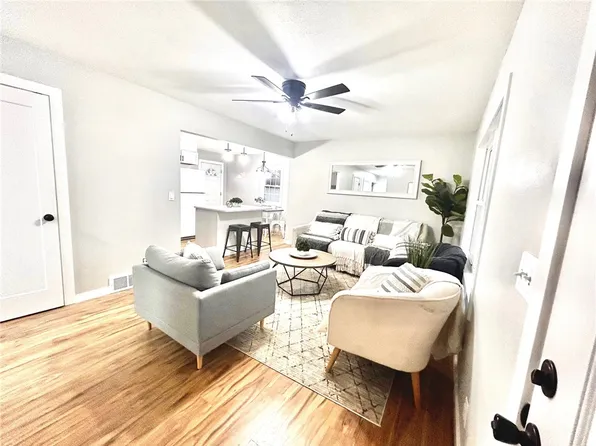 3106 E 41st Ct, Des Moines, IA 50317