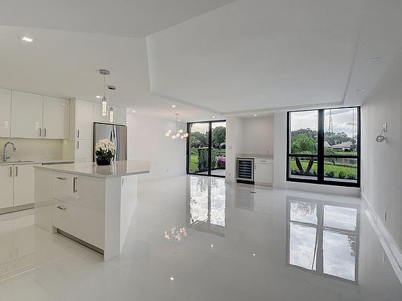 2nd image of 2006 Bridgewood Drive