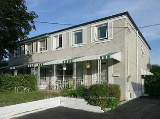 7 Yellowstone St, Toronto, ON M3N1M3