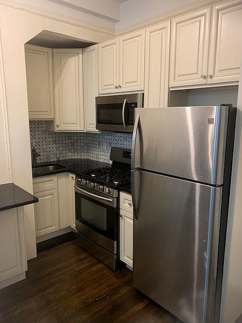1st image of 170 W 74th St Floor 7