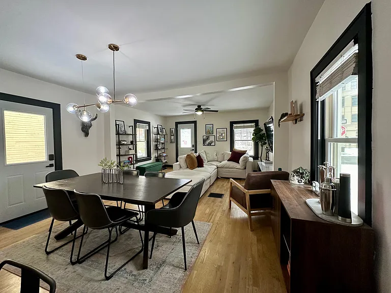 1162 Summit St — Photo 6