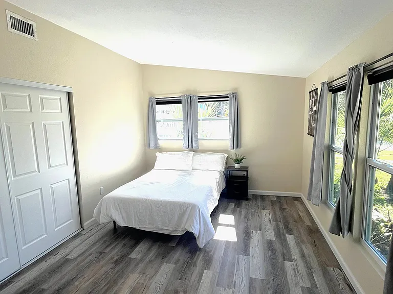 22315 Hernando Ave — Photo 7