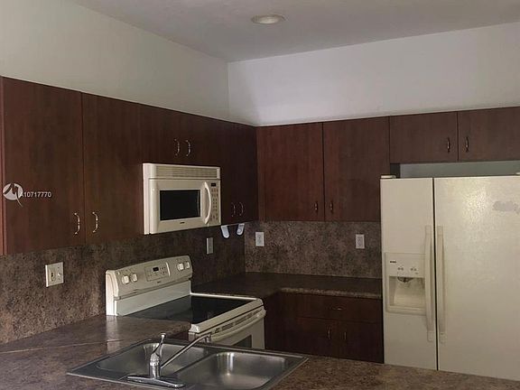 3rd image of 23070 SW 112th Ct