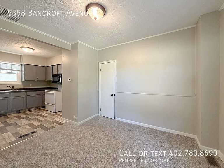 5358 Bancroft Ave — Photo 7
