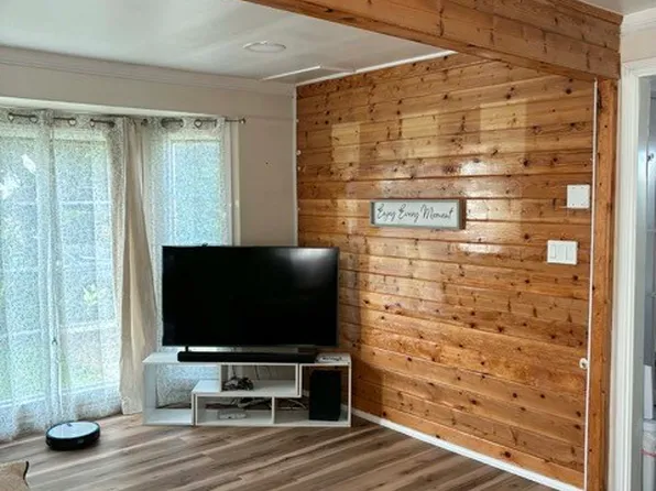 1115 E 105th St, Los Angeles, CA 90002