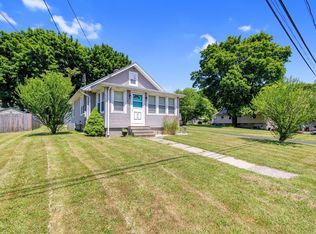 60 McKenzie Ave, Meriden, CT 06451