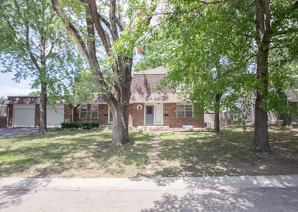 10724 W 88th Ter