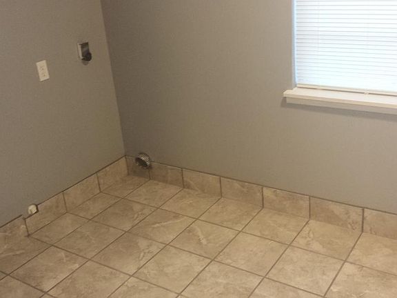 washer & dryer hookups