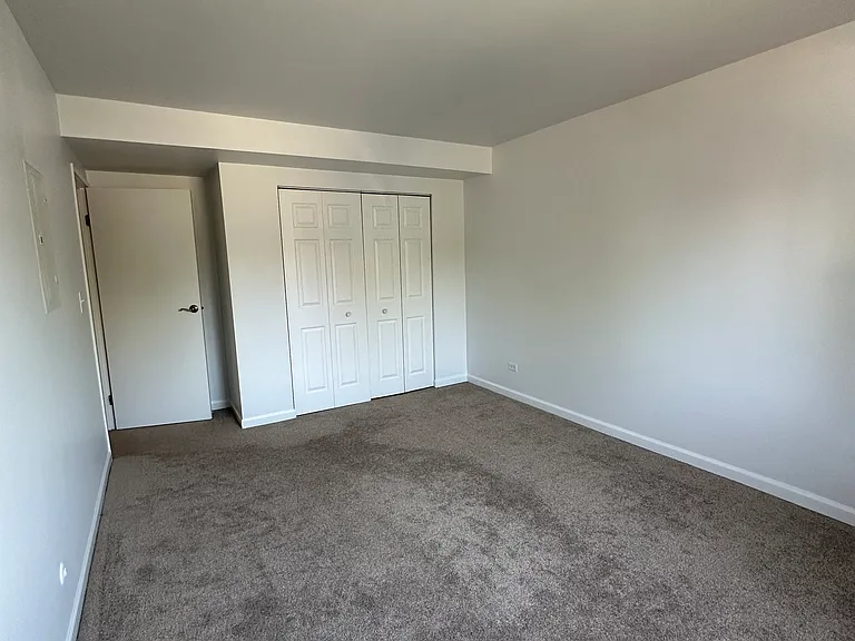 1 Parkside Ct #5 — Photo 3