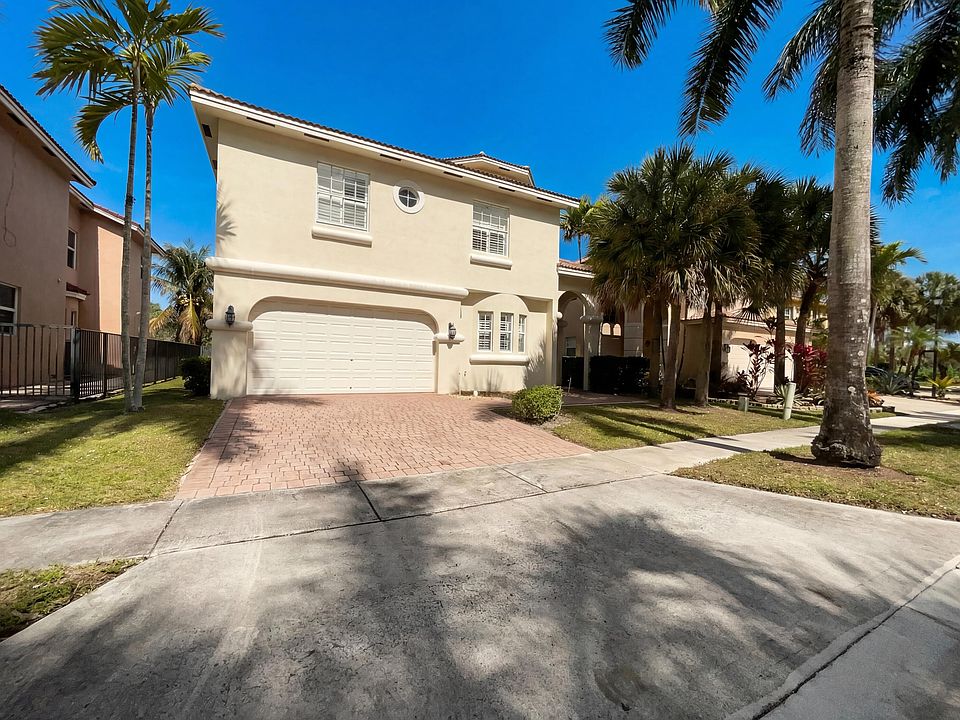 1st image of 12431 SW 1st Street