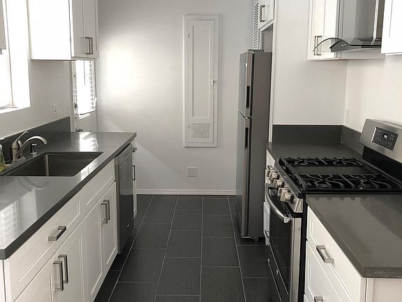 3rd image of 1346 Ocean Park Blvd #59fdgfstr
