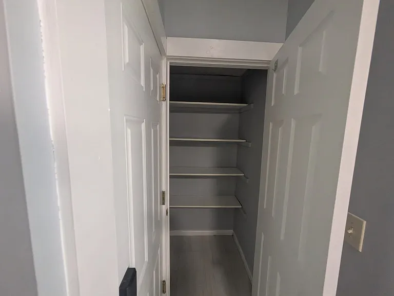 40 Center St #2R — Photo 4