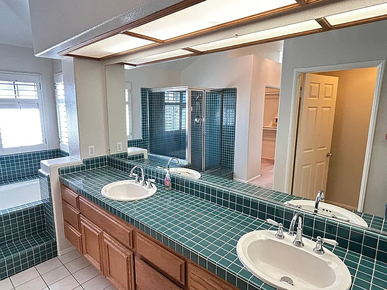 8132 E Hillsdale Dr — Photo 47