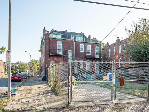 3rd image of 3129-3131 Chippewa St