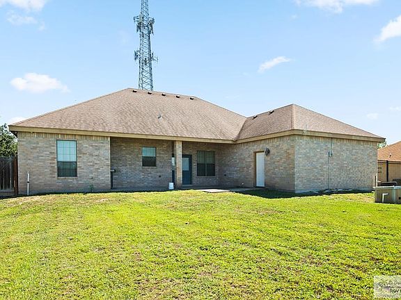 2nd image of 917 Beddoes Rd