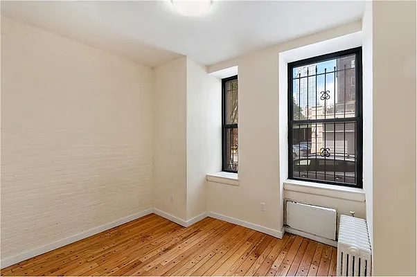 Rented by Triplemint | media 31