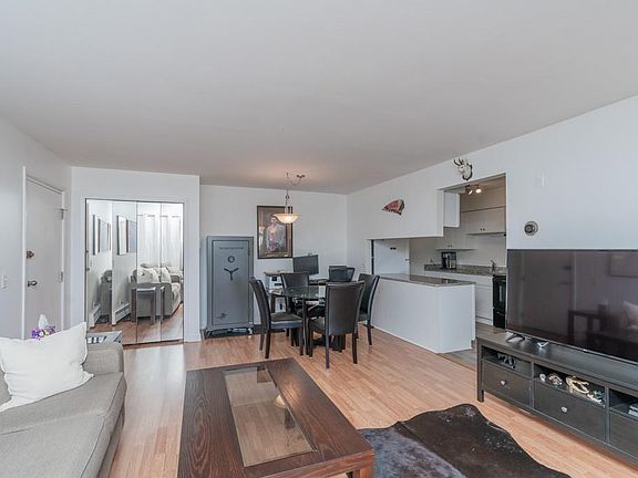 3rd image of 400 W Narragansett Pkwy Unit B1