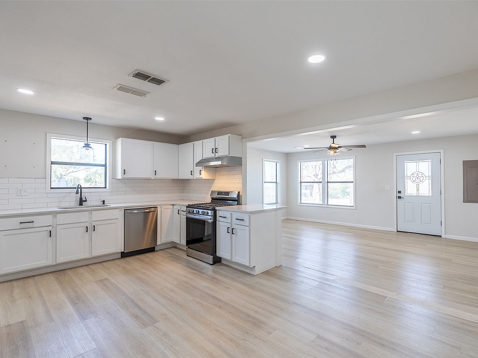 1st image of 411 W New Mexico Ave