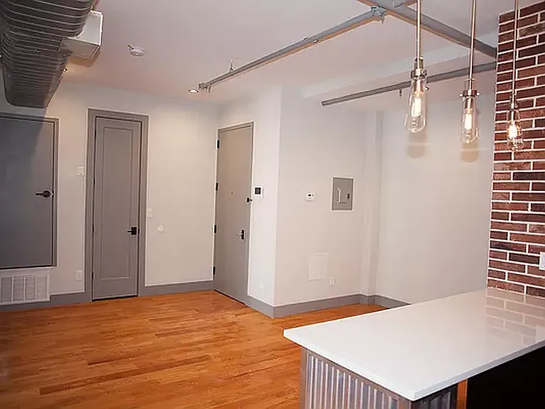 18 Stanhope St #2G — Photo 5