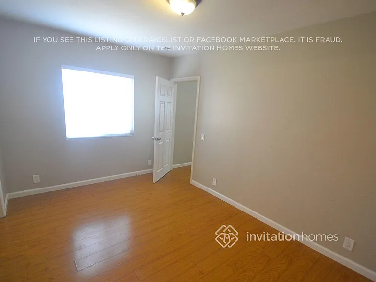 1017 W 73rd St — Photo 6