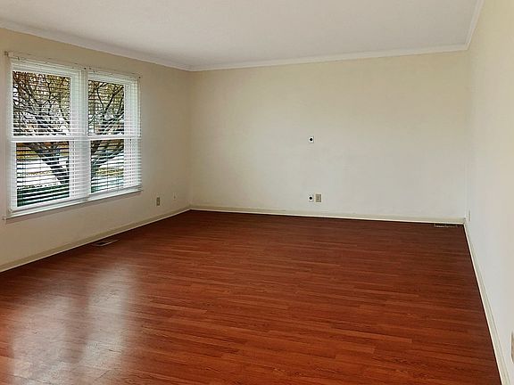 2nd image of 117 Mossland Dr