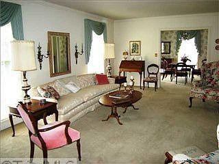 3rd image of 104 Tatum Pl