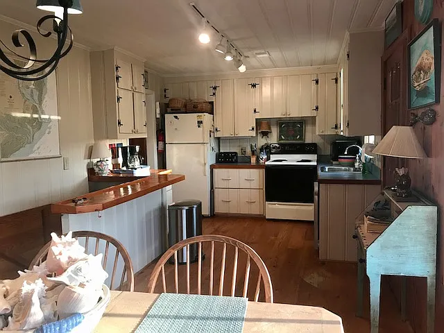99 Sportsman Drive - 1 — Photo 3