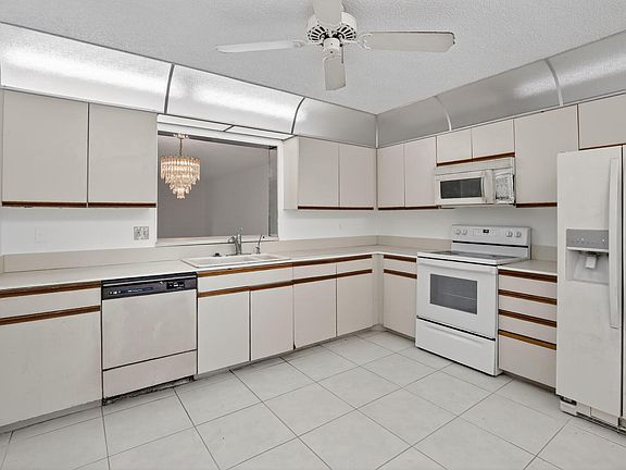 2nd image of 250 S Hollybrook Terrace #208