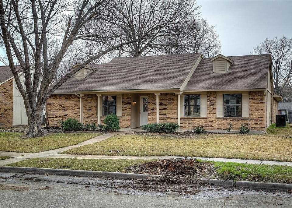 1st image of 828 Warwick Dr