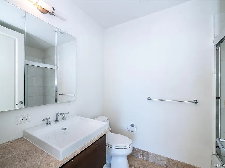 175 Huguenot St #1402 — Photo 19