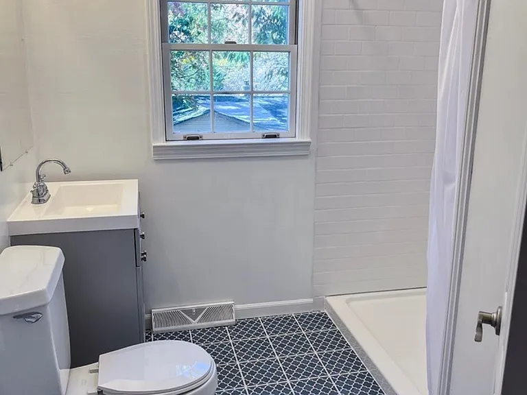 510 Fairlawn Cir — Photo 14
