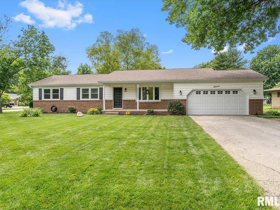 1st image of 11 Lansing Dr