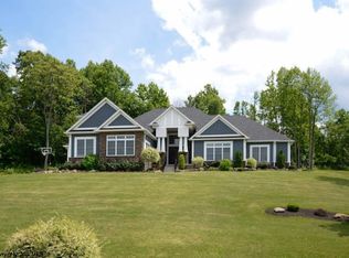 44 Falling Water Ln, Morgantown, WV 26508