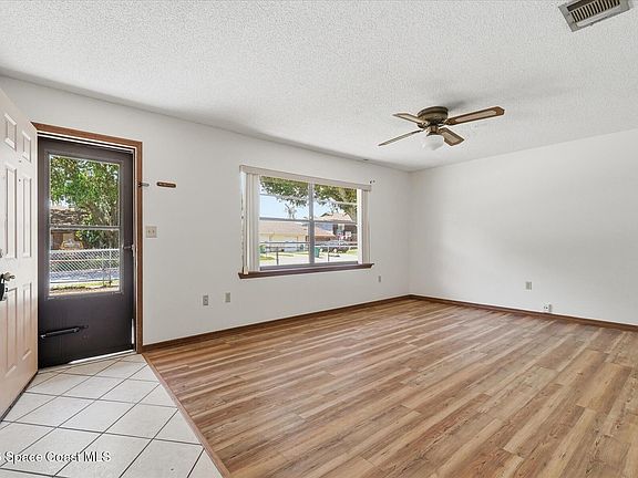 4th image of 1778-1780 Stewart Pl