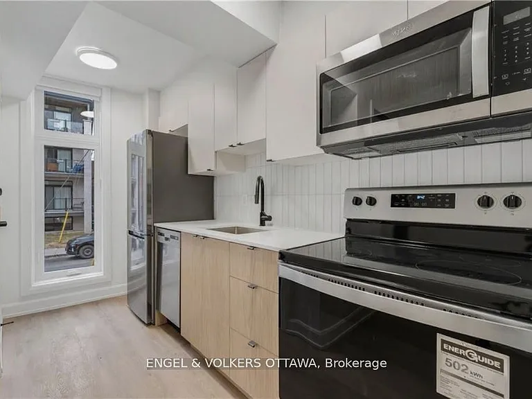 4 Monk St #2 — Photo 2