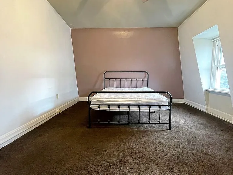 219 W Water St — Photo 8